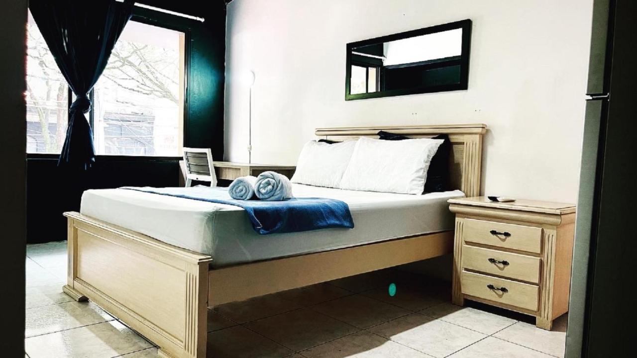 Tiger Hostel 麦德林 外观 照片