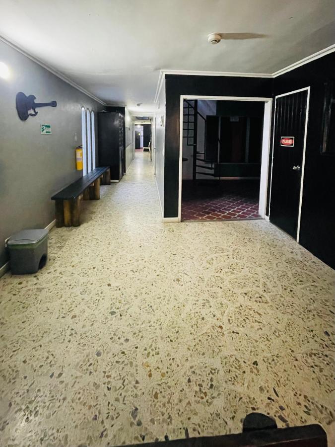Tiger Hostel 麦德林 外观 照片